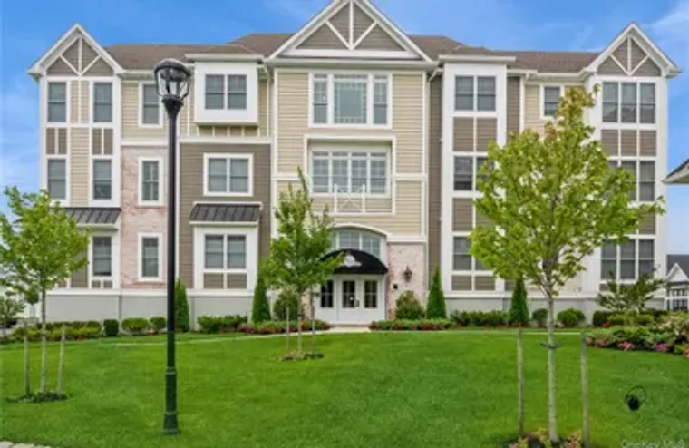 21105 ASPENWOOD DR 275, OYSTER BAY, NY, ..., Oyster Bay, NY 11803