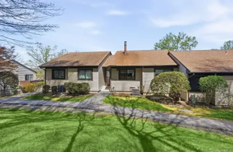 67 INDEPENDENCE CT B, YORKTOWN, NY, 1059..., Yorktown, NY 10598