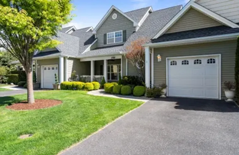 156 STONELEIGH DR, RIVERHEAD, NY, 11901, Riverhead, NY 11901