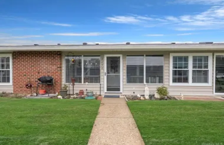 265 NEWCASTLE CT B, BROOKHAVEN, NY, 1196..., Brookhaven, NY 11961