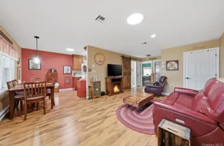 265 NEWCASTLE CT B, BROOKHAVEN, NY, 1196..., Brookhaven, NY 11961