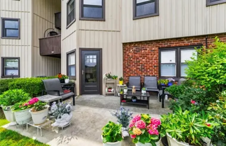 18 HASTINGS CT B, YORKTOWN, NY, 10598, Yorktown, NY 10598