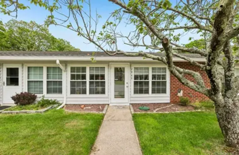 196 NEWCASTLE CT C, BROOKHAVEN, NY, 1196..., Brookhaven, NY 11961