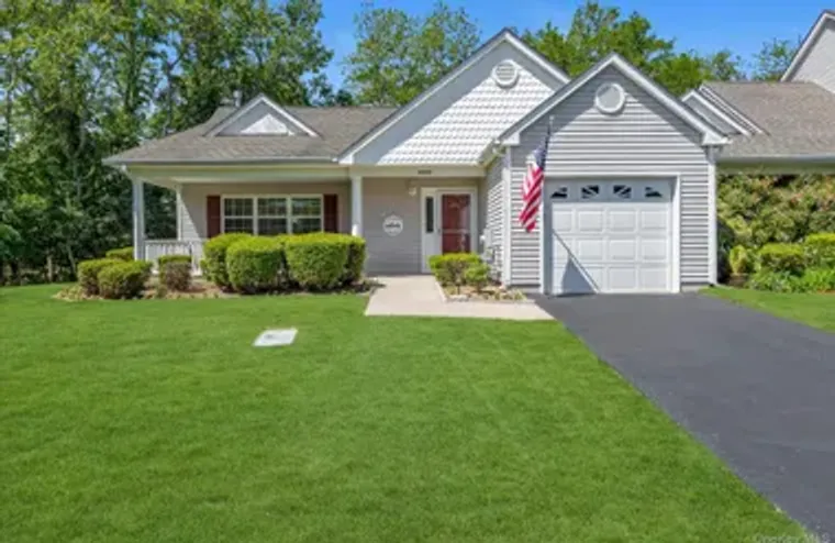 2201 PEBBLE BEACH PATH 2201, RIVERHEAD, ..., Riverhead, NY 11901