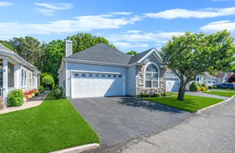 576 LEISURE DR, BROOKHAVEN, NY, 11961, Brookhaven, NY 11961
