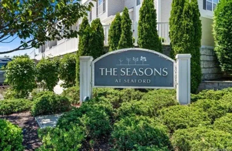 54 SPRING DR, HEMPSTEAD, NY, 11783, Hempstead, NY 11783