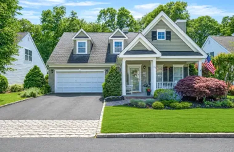 116 GOLDEN SPRUCE DR, RIVERHEAD, NY, 119..., Riverhead, NY 11933