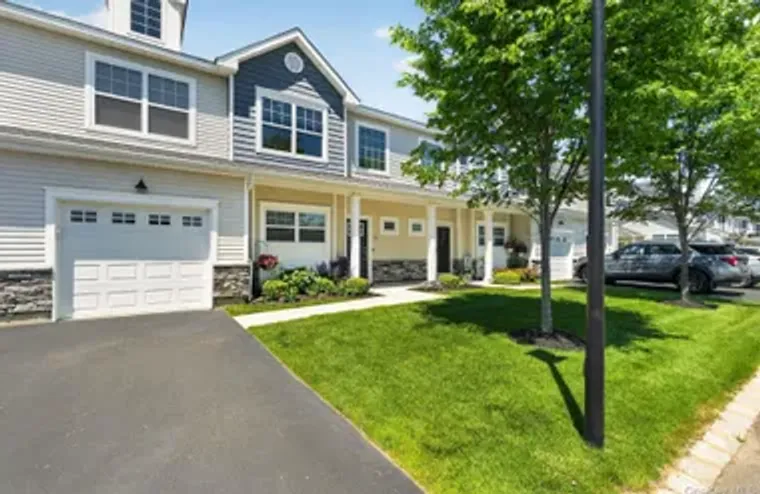 129 HALLEY DR, BROOKHAVEN, NY, 11934, Brookhaven, NY 11934