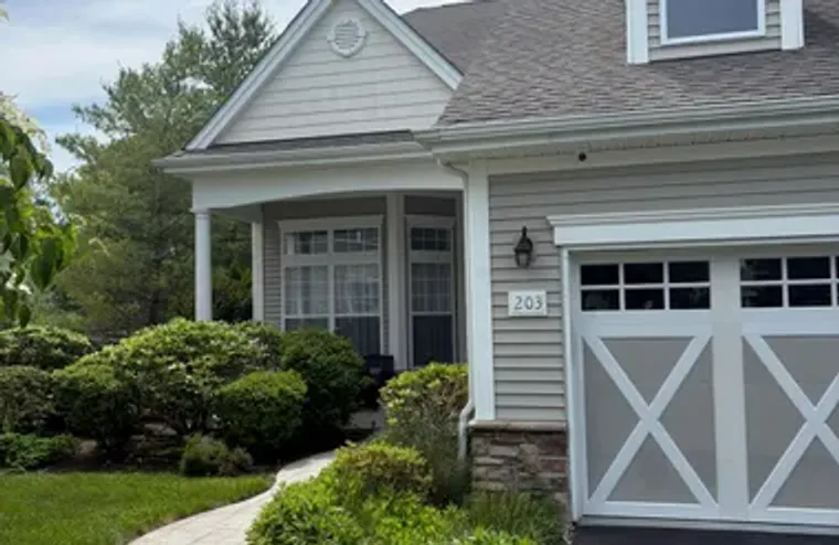 203 BACH CT, SOUTHAMPTON, NY, 11941, Southampton, NY 11941
