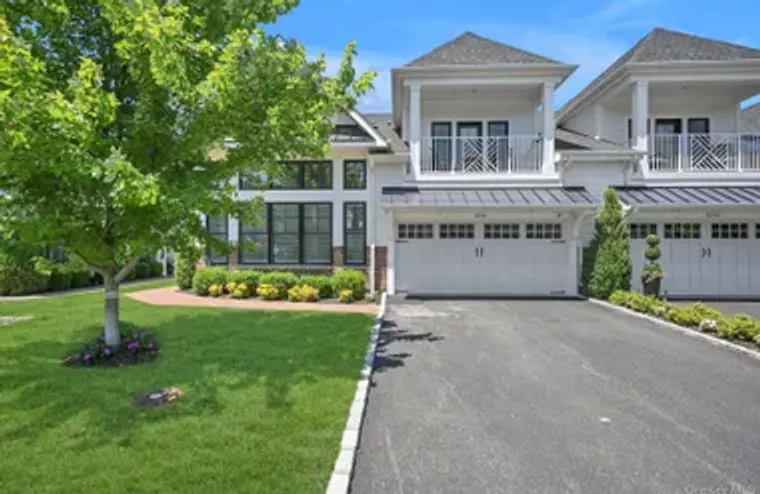 82101 SPRUCE POND CIR, OYSTER BAY, NY, 1..., Oyster Bay, NY 11803