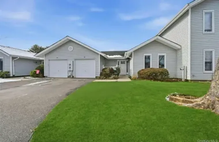210 ELTON CT, SMITHTOWN, NY, 11780, Smithtown, NY 11780