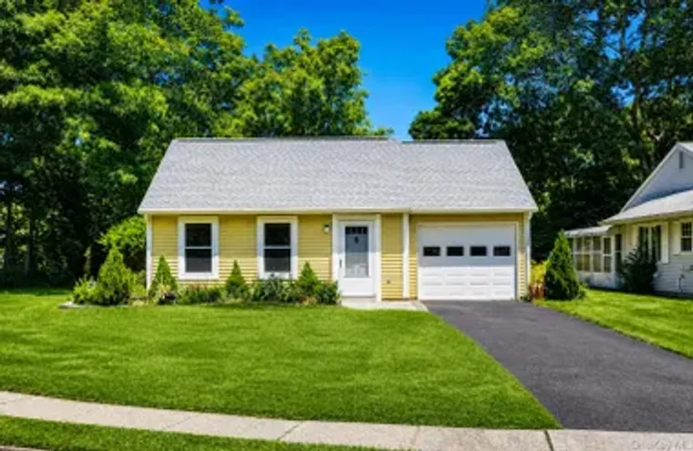 338 EDINBURGH DR, BROOKHAVEN, NY, 11961, Brookhaven, NY 11961