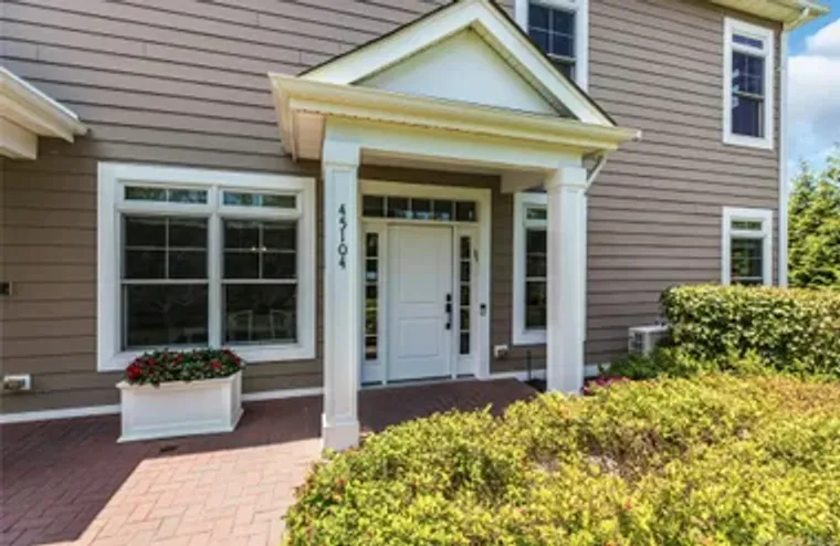 45104 SILVER BIRCH LANE LN, OYSTER BAY, ..., Oyster Bay, NY 11803