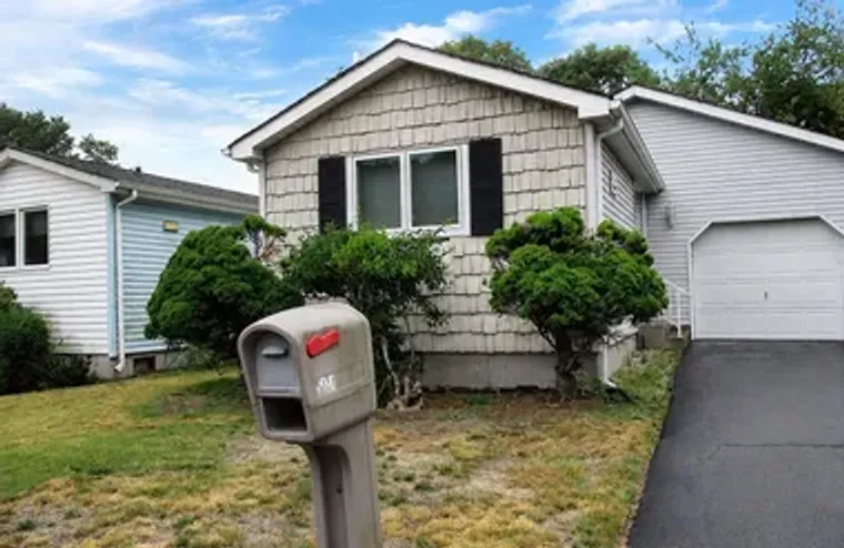 5131 VILLAGE CIR, BROOKHAVEN, NY, 11949, Brookhaven, NY 11949