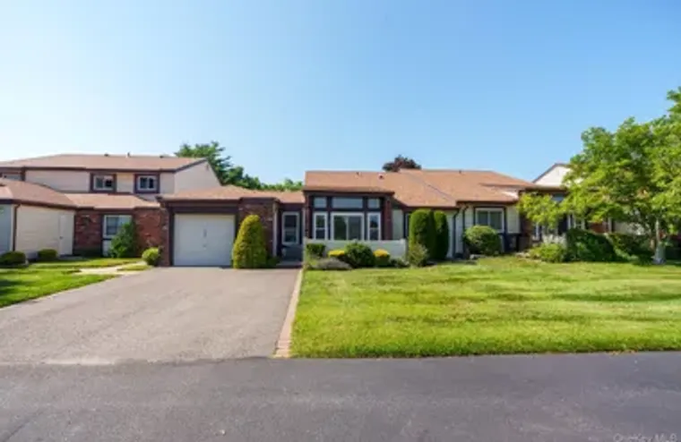 1205 GOTHAM DR, SMITHTOWN, NY, 11780, Smithtown, NY 11780