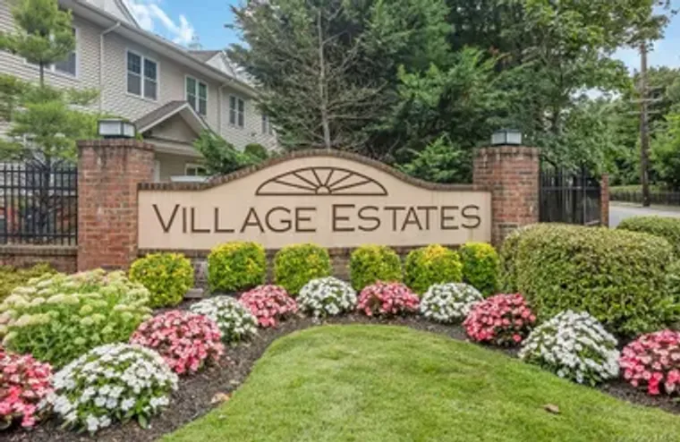 130 FRANCESCA WAY, BABYLON, NY, 11701, Babylon, NY 11701