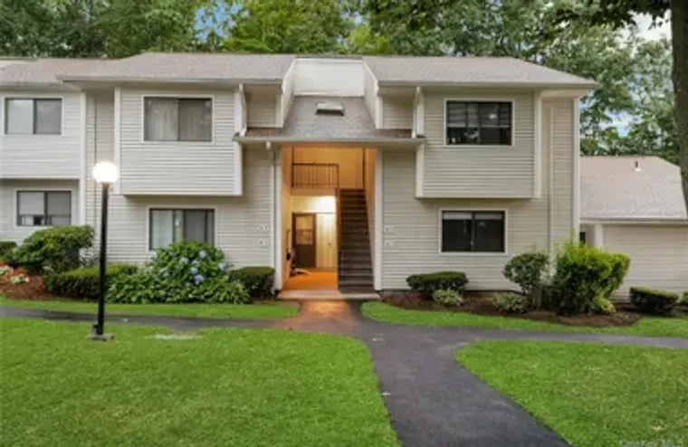 90 MOLLY PITCHER LN F, YORKTOWN, NY, 105..., Yorktown, NY 10598