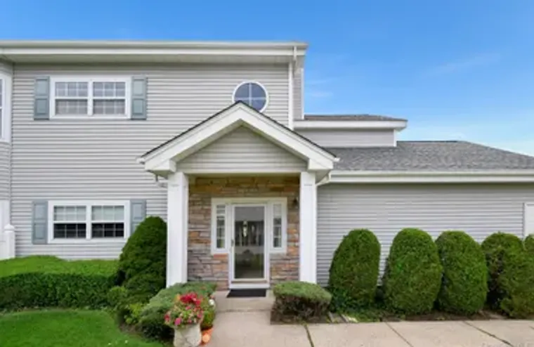 533 HIGHLAND CT, BROOKHAVEN, NY, 11955, Brookhaven, NY 11955