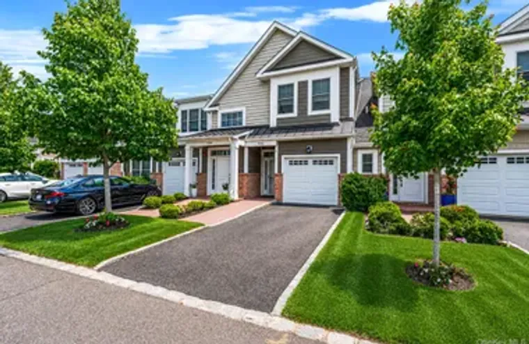 52102 BEECH TREE LN, OYSTER BAY, NY, 118..., Oyster Bay, NY 11803