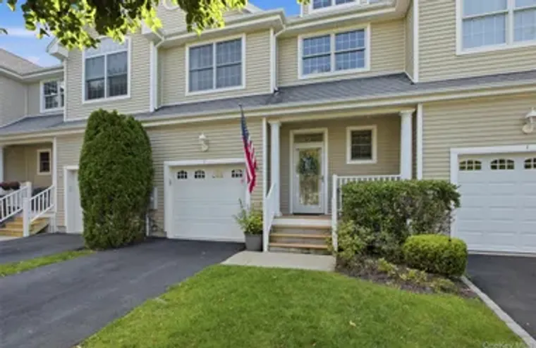 2 EMILYS WAY, BROOKHAVEN, NY, 11733, Brookhaven, NY 11733