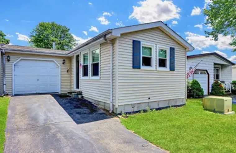 164 VILLAGE CIR, MANORVILLE, NY, 11949, Manorville, NY 11949