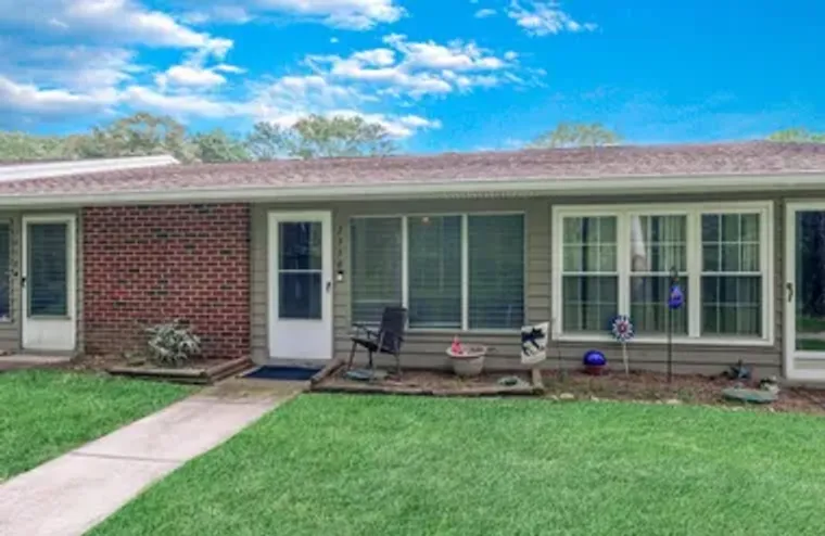 195 E NEWCASTLE CT, BROOKHAVEN, NY, 1196..., Brookhaven, NY 11961