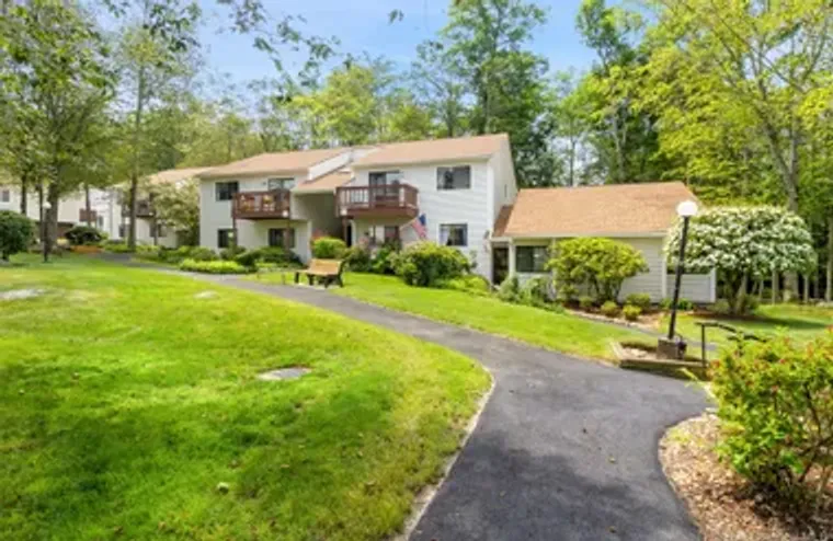 84 MOLLY PITCHER LN H, YORKTOWN HEIGHTS,..., Yorktown Heights, NY 10598