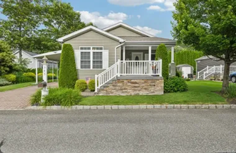 1661 OLD COUNTRY RD UNIT 543, RIVERHEAD,..., Riverhead, NY 11901