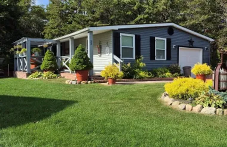 53 VILLAGE CIR, BROOKHAVEN, NY, 11949, Brookhaven, NY 11949