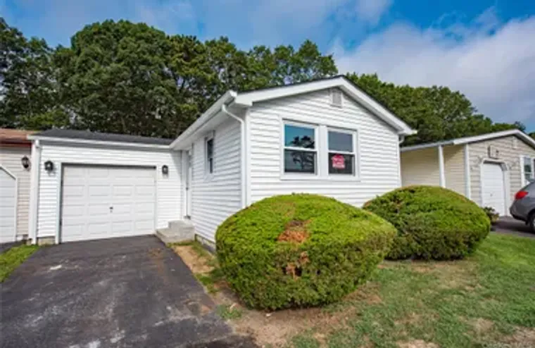 145 VILLAGE CIR, MANORVILLE, NY, 11949, Manorville, NY 11949