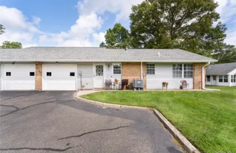 329 WOODBRIDGE DR A, RIDGE, NY, 11961, Ridge, NY 11961