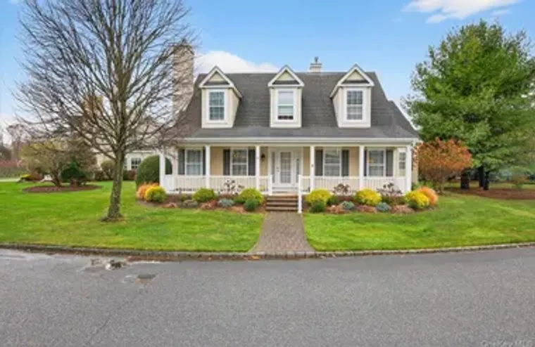 41 GOLDEN SPRUCE DR, CALVERTON, NY, 1193..., Calverton, NY 11933