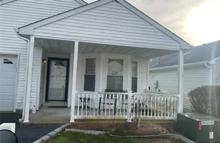 409 VILLAGE CIR, MANORVILLE, NY, 11949, Manorville, NY 11949