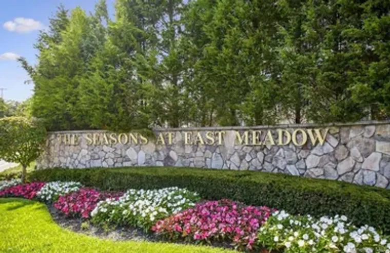 383 SUMMER CT, EAST MEADOW, NY, 11554, East Meadow, NY 11554