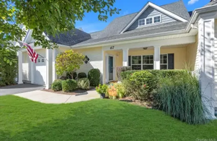 67 STONELEIGH DR, RIVERHEAD, NY, 11901, Riverhead, NY 11901