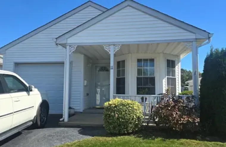 11 WILLOW CT, MANORVILLE, NY, 11949, Manorville, NY 11949