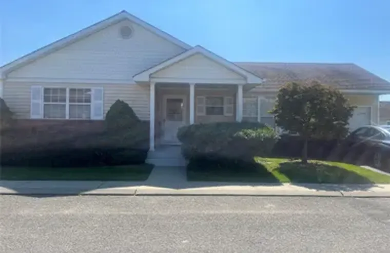 18 DAWN DR, OAKDALE, NY, 11769, Oakdale, NY 11769