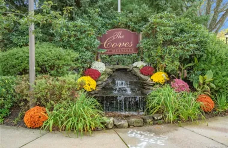 95 MORLEY CIR, MELVILLE, NY, 11747, Melville, NY 11747