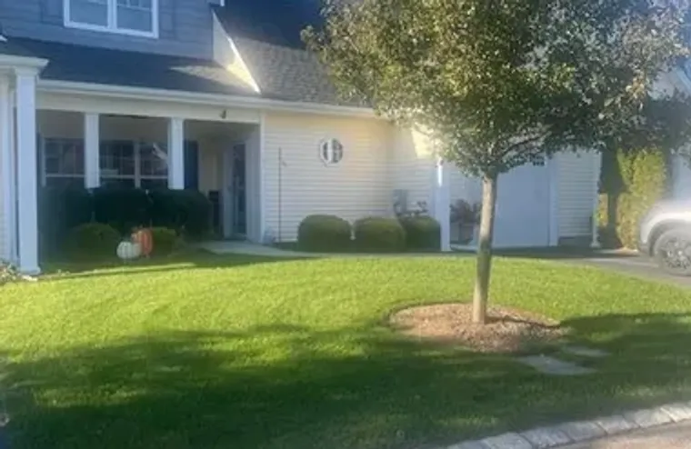 4 HAVERTON CT, RIVERHEAD, NY, 11901, Riverhead, NY 11901