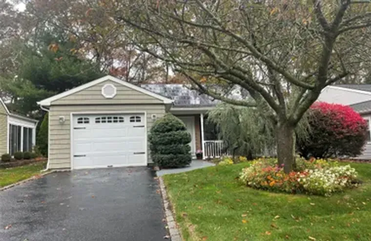 194 CANTERBURY DR, RIDGE, NY, 11961, Ridge, NY 11961