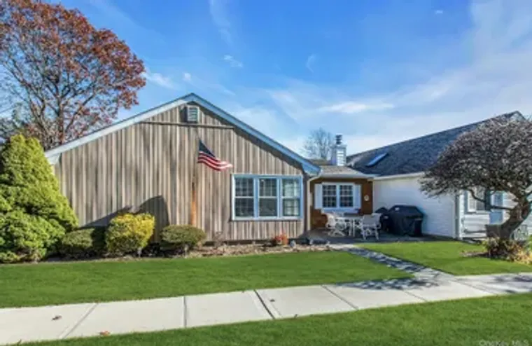 55 REVERE DR, SAYVILLE, NY, 11782, Sayville, NY 11782