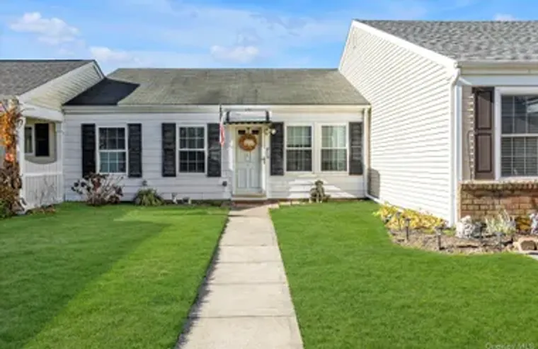 141 FORGE LN, CORAM, NY, 11727, Coram, NY 11727