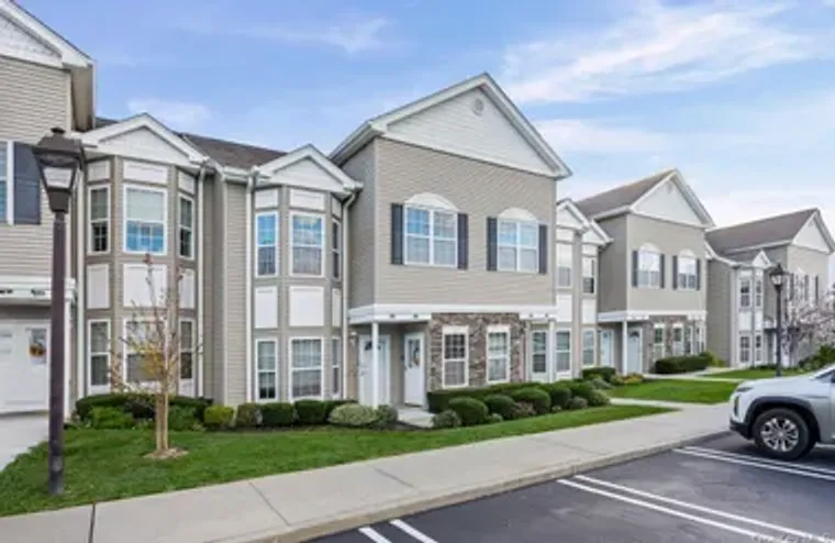 419 AUTUMN DR, EAST MEADOW, NY, 11554, East Meadow, NY 11554