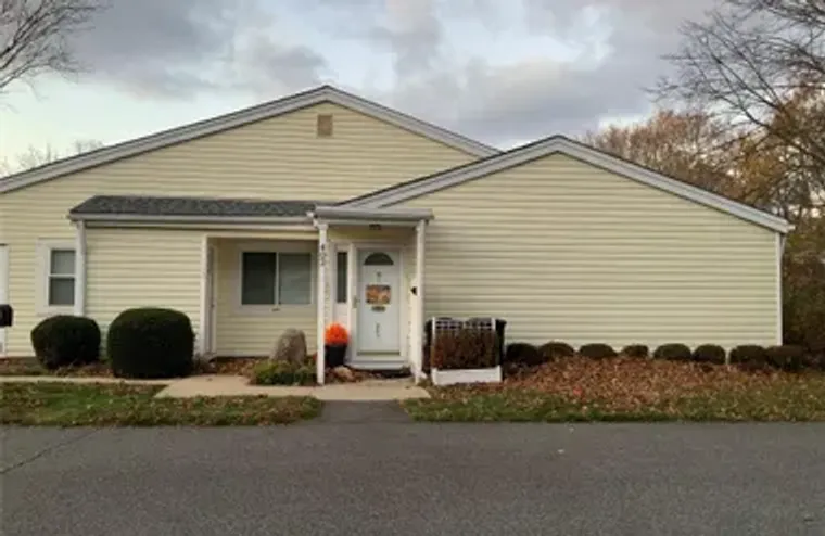 401 CABOT CT, SMITHTOWN, NY, 11780, Smithtown, NY 11780