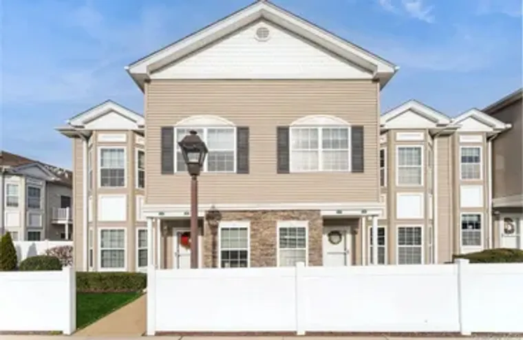 357 SPRING DR, EAST MEADOW, NY, 11554, East Meadow, NY 11554