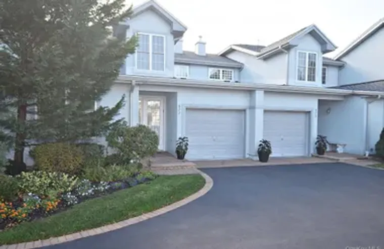 677 BALFOUR PL, MELVILLE, NY, 11747, Melville, NY 11747