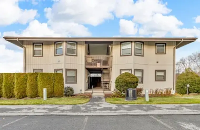 17 HASTINGS B, YORKTOWN, NY, 10598, Yorktown, NY 10598