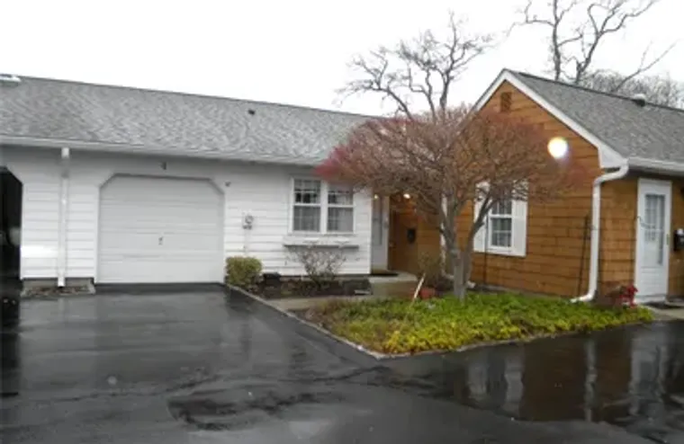 4 REVERE DR, ISLIP, NY, 11782, Islip, NY 11782