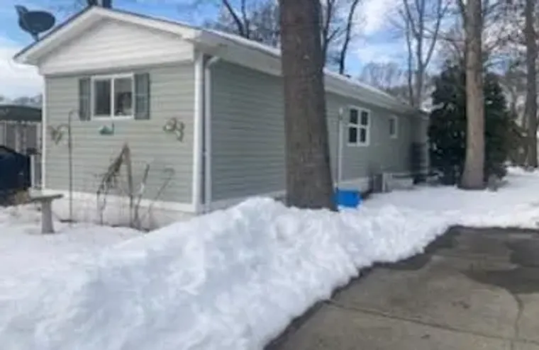 1661 OLD COUNTRY RD 251, RIVERHEAD, NY, ..., Riverhead, NY 11901