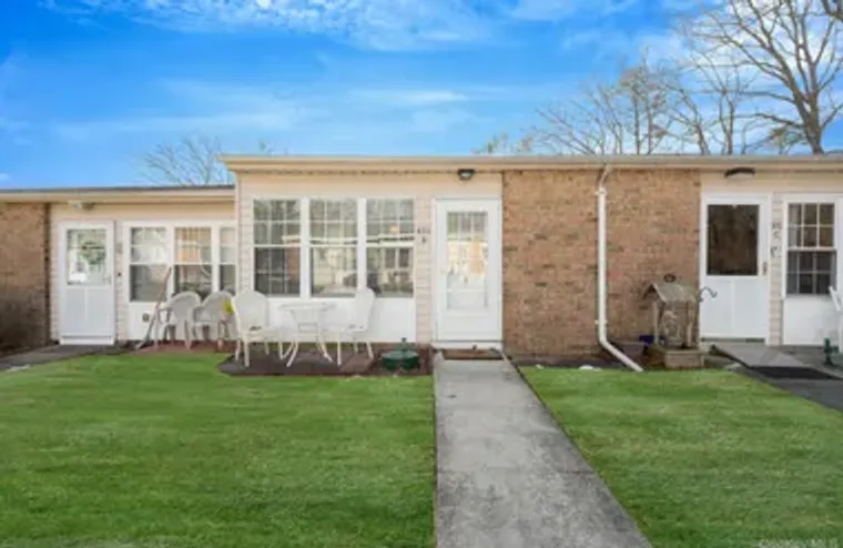 423 WOODBRIDGE DR B, RIDGE, NY, 11961, Ridge, NY 11961